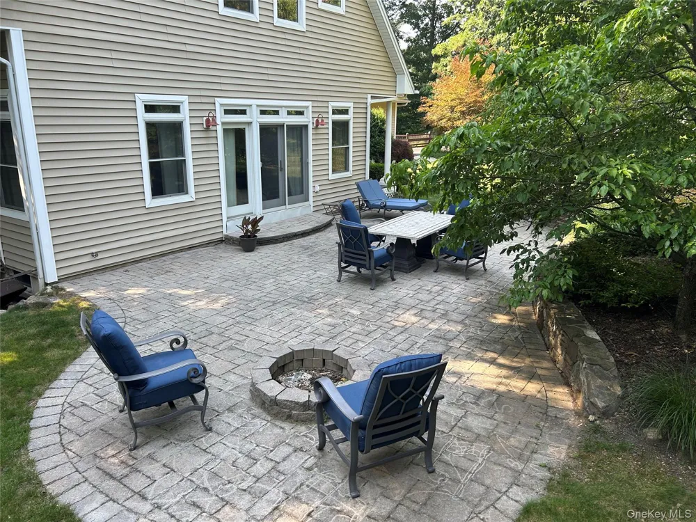 25 Navajo Trail Sloatsburg, NY 10974