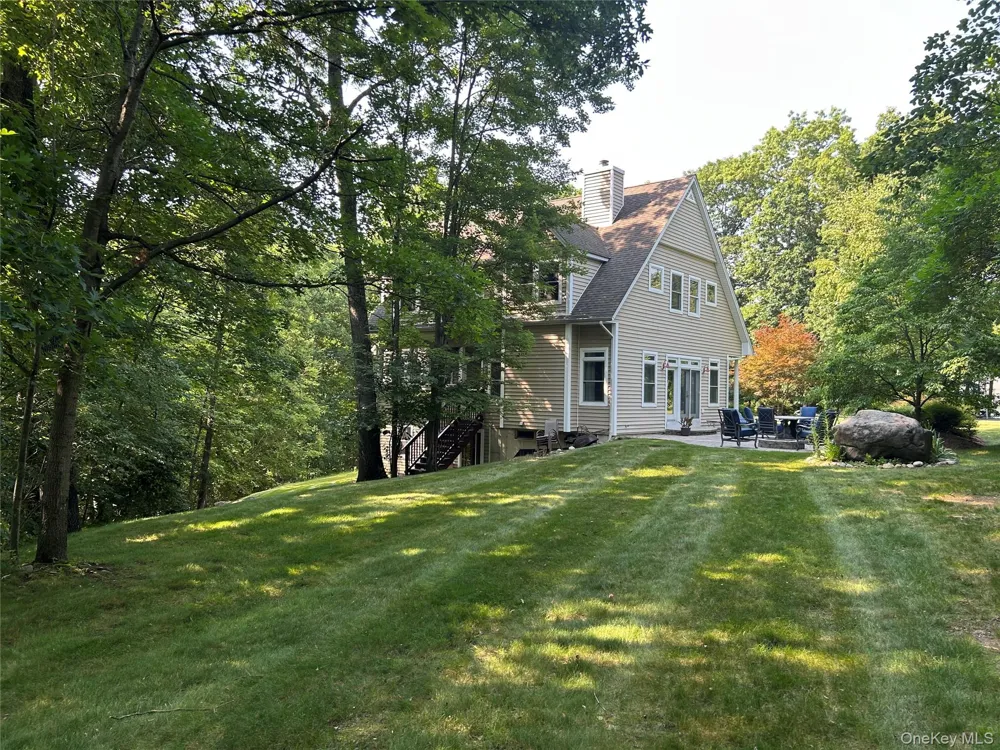 25 Navajo Trail Sloatsburg, NY 10974