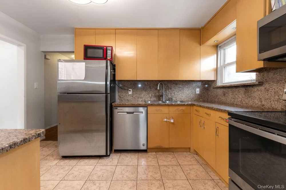 409 barnard Avenue Woodmere, NY 11559