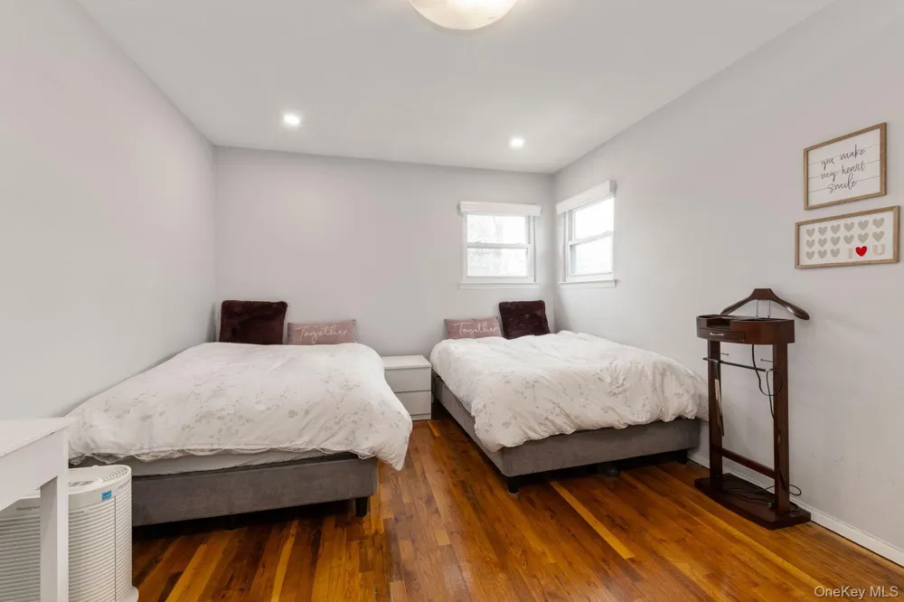 409 barnard Avenue Woodmere, NY 11559