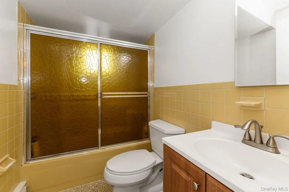 409 barnard Avenue Woodmere, NY 11559