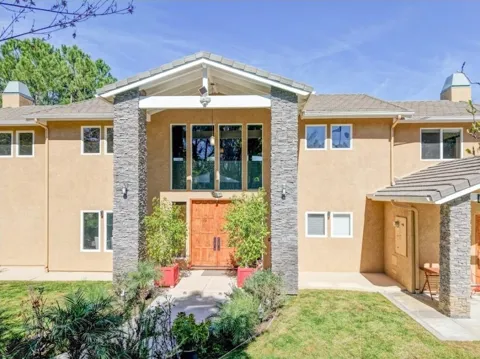 1377 Knoll Road ##B