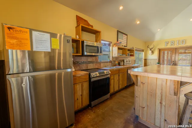 726 Tierra Linda Concan, TX 78838