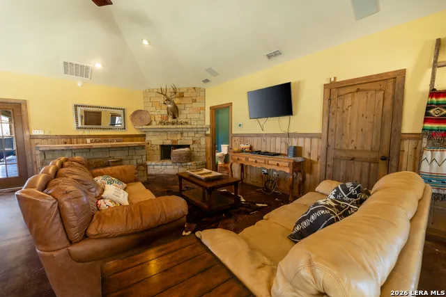 726 Tierra Linda Concan, TX 78838