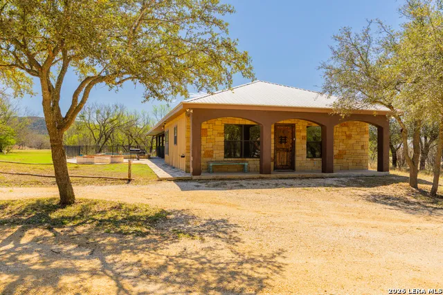 726 Tierra Linda Concan, TX 78838