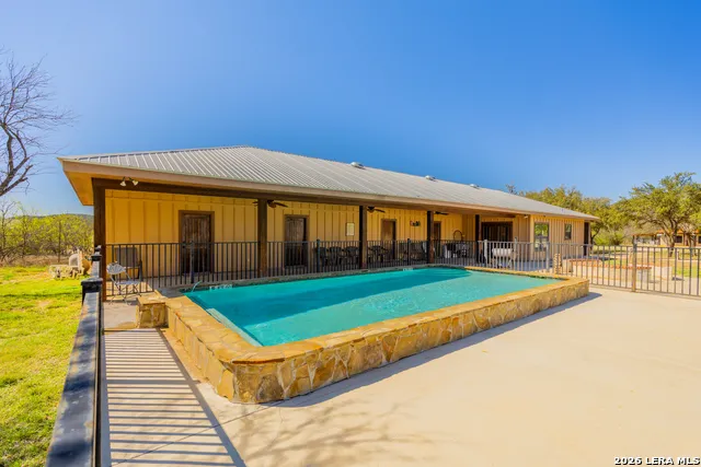 726 Tierra Linda Concan, TX 78838