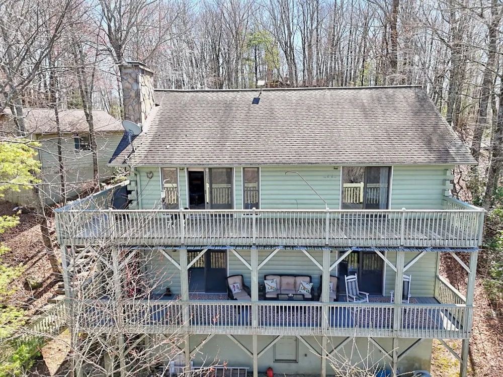 437 High Point Drive Scaly Mountain, NC 28775