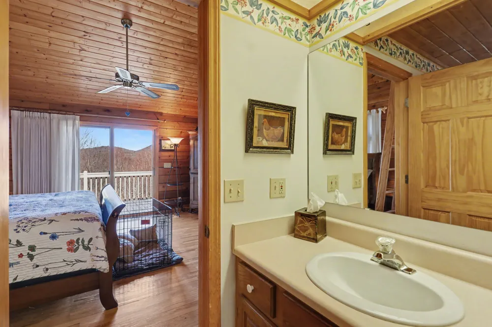437 High Point Drive Scaly Mountain, NC 28775