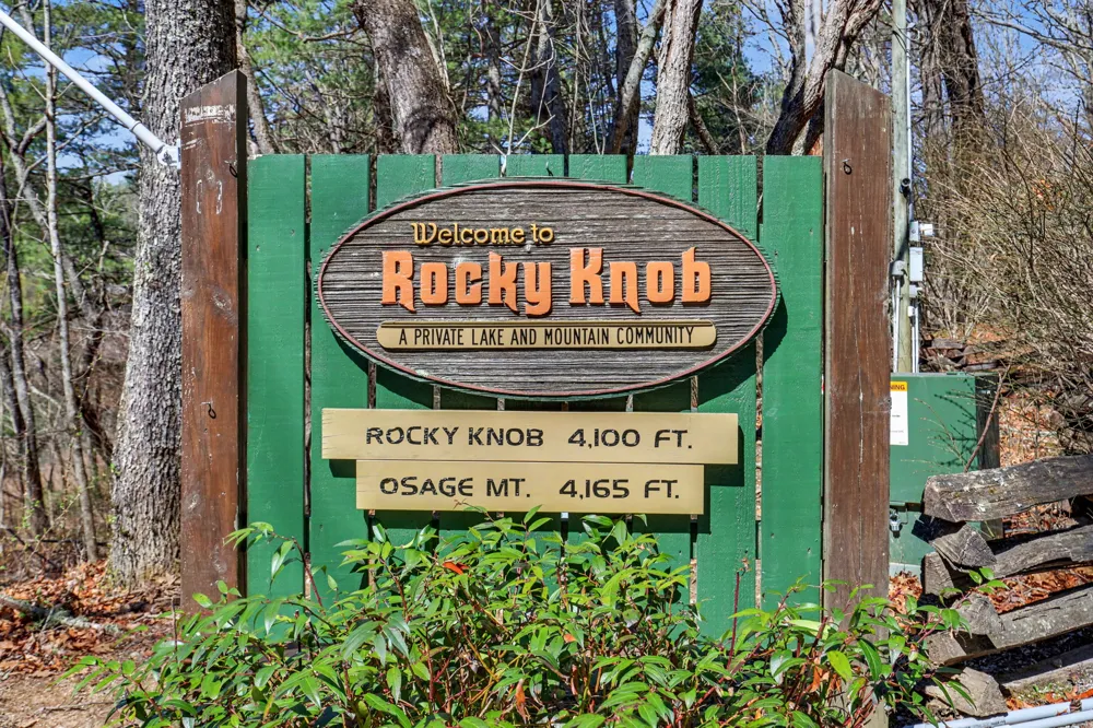 437 High Point Drive Scaly Mountain, NC 28775