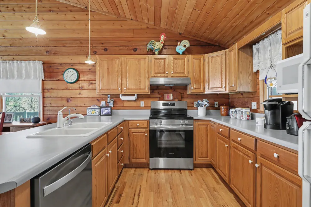 437 High Point Drive Scaly Mountain, NC 28775