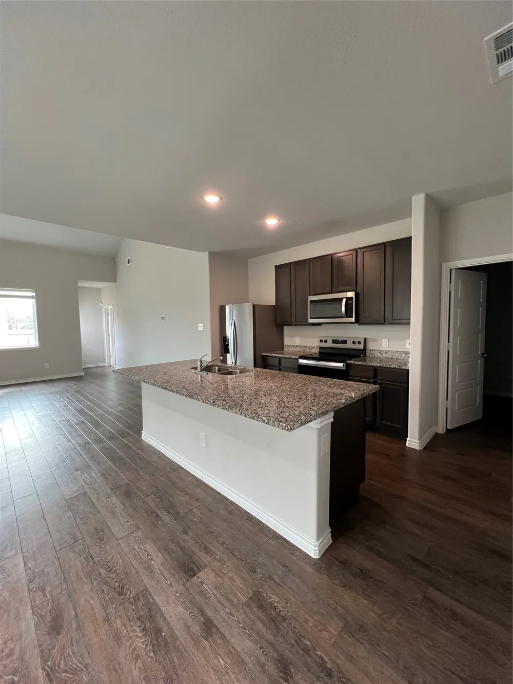 112 Rosings Place Everman, TX 76140