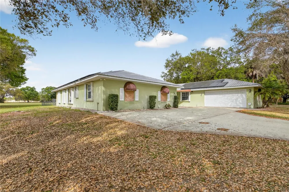 2065 OAK BEACH BOULEVARD Sebring, FL 33875