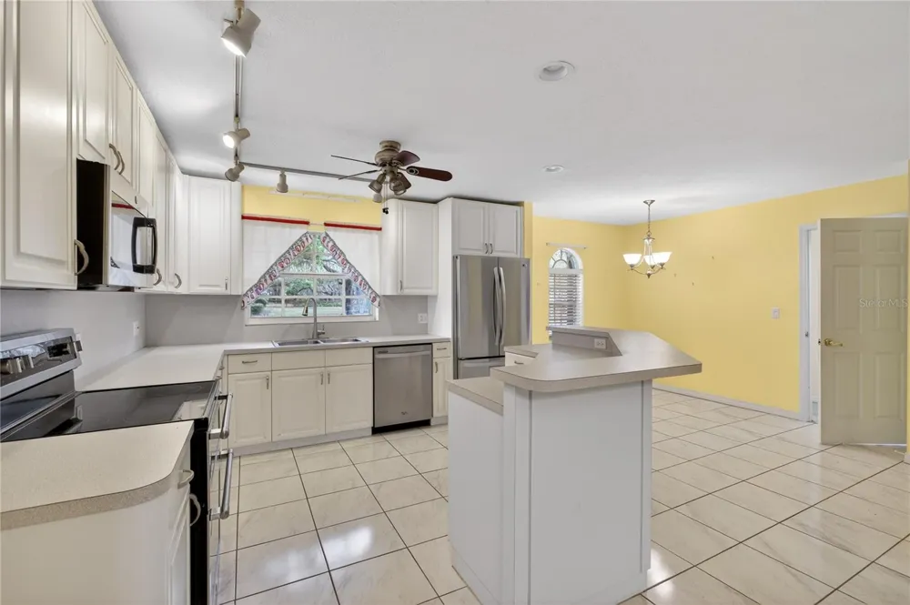 2065 OAK BEACH BOULEVARD Sebring, FL 33875