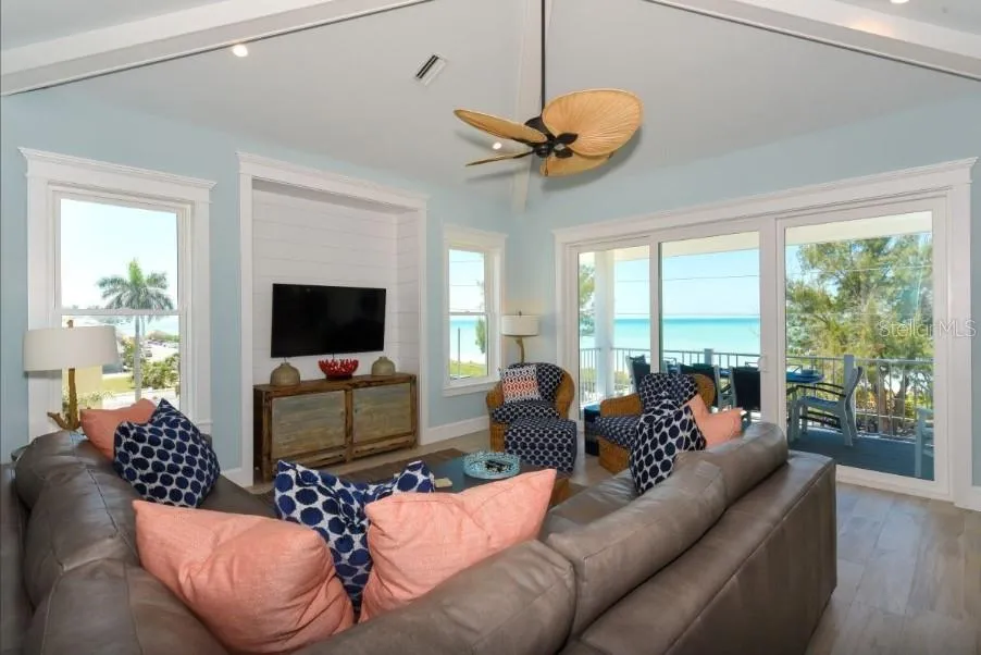 903 GULF DRIVE S Bradenton Beach, FL 34217