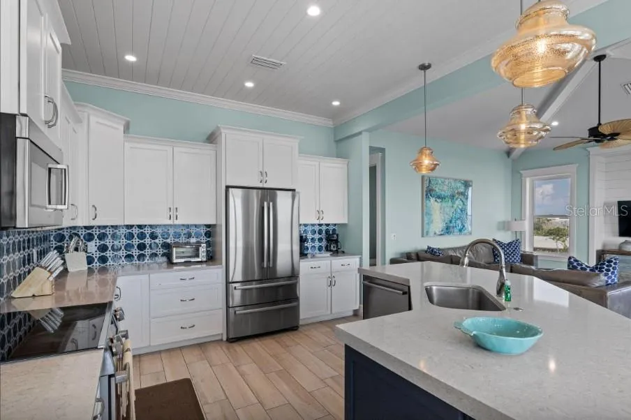 903 GULF DRIVE S Bradenton Beach, FL 34217