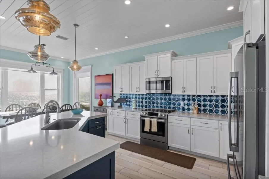 903 GULF DRIVE S Bradenton Beach, FL 34217