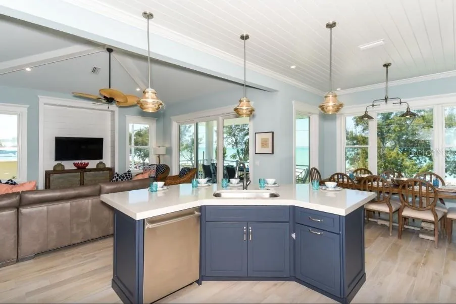 903 GULF DRIVE S Bradenton Beach, FL 34217