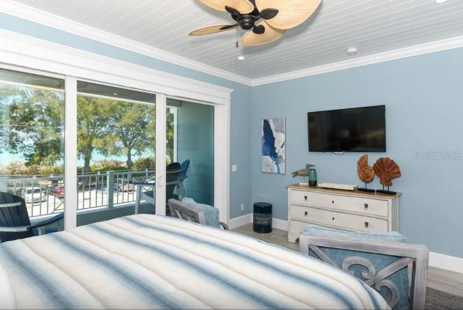 903 GULF DRIVE S Bradenton Beach, FL 34217