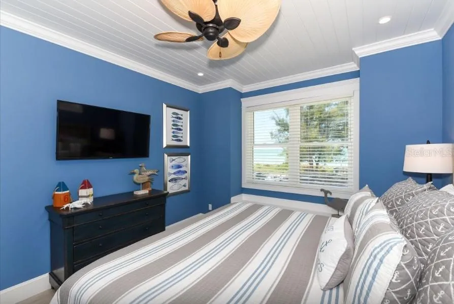 903 GULF DRIVE S Bradenton Beach, FL 34217