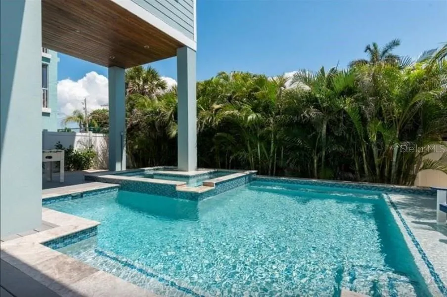 903 GULF DRIVE S Bradenton Beach, FL 34217