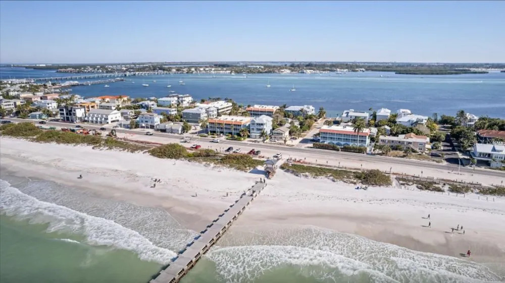 903 GULF DRIVE S Bradenton Beach, FL 34217