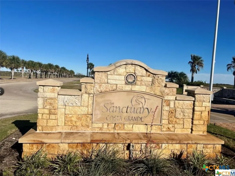 56 Blanc Court Port Lavaca, TX 77979