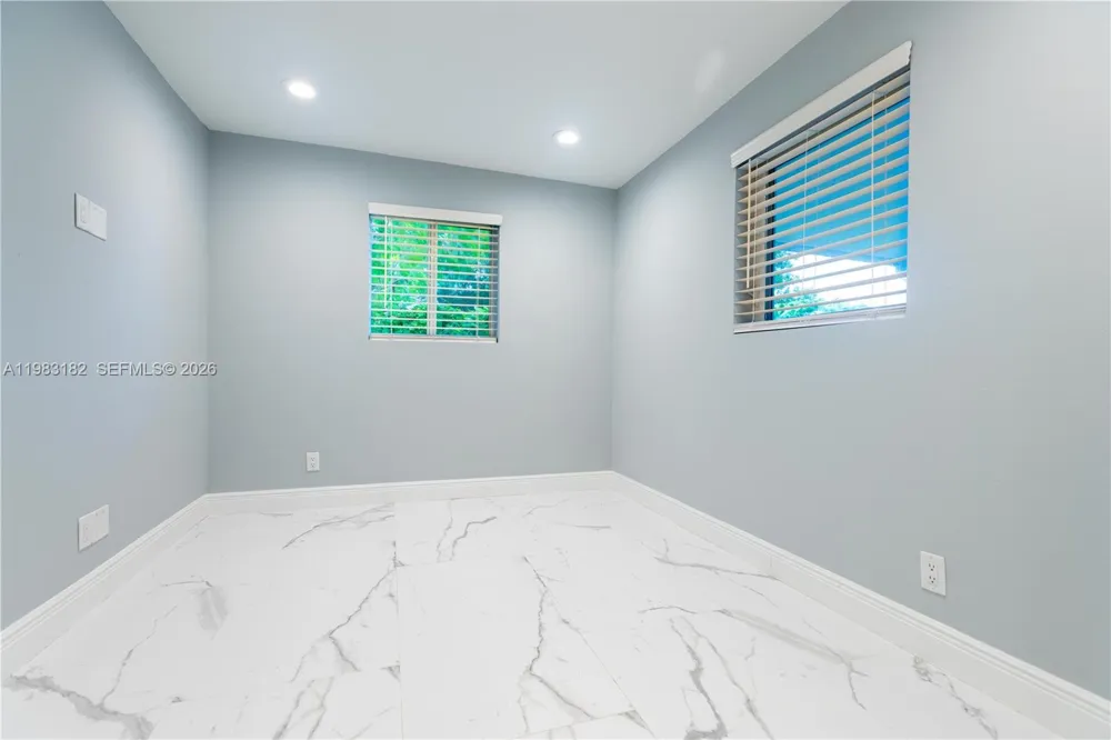 11 Judy Pl Key Largo, FL 33037