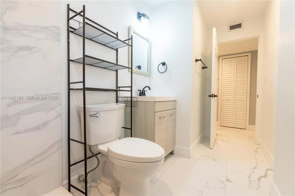 11 Judy Pl Key Largo, FL 33037