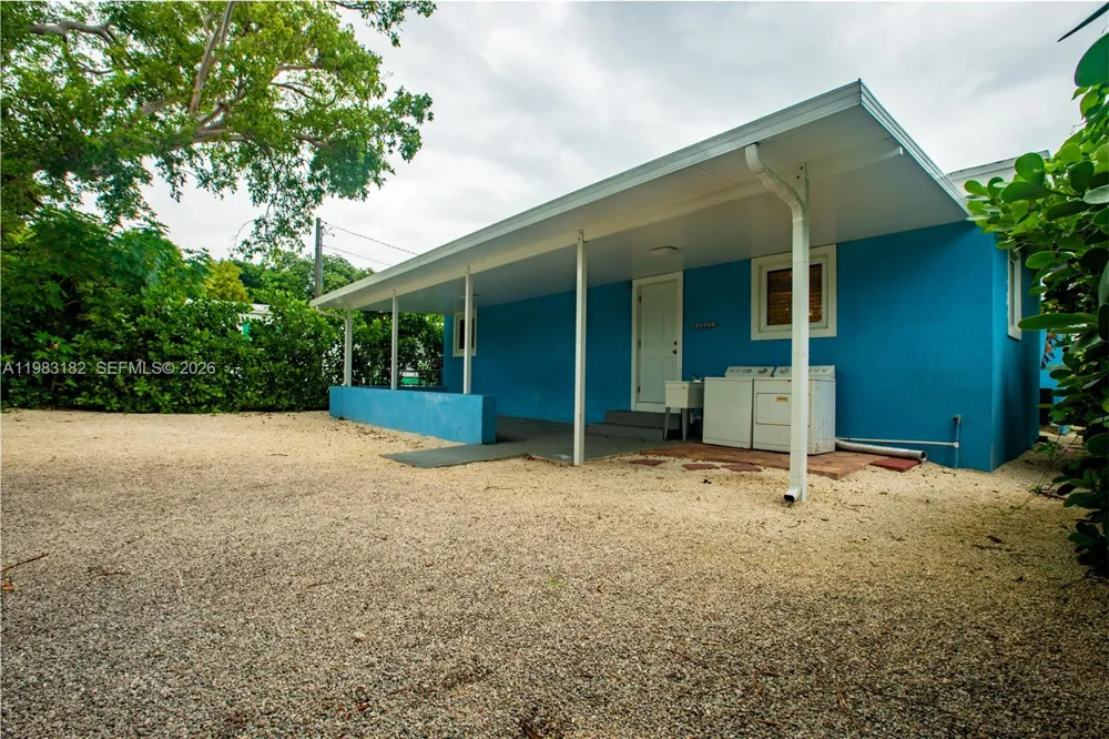 11 Judy Pl Key Largo, FL 33037