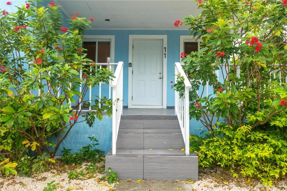 11 Judy Pl Key Largo, FL 33037