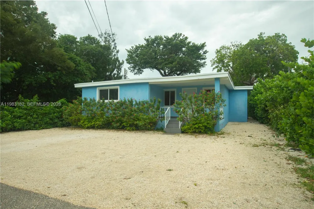 11 Judy Pl Key Largo, FL 33037