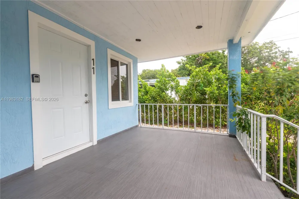 11 Judy Pl Key Largo, FL 33037