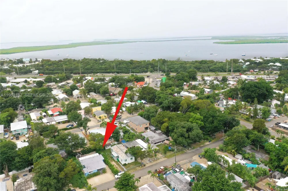 11 Judy Pl Key Largo, FL 33037