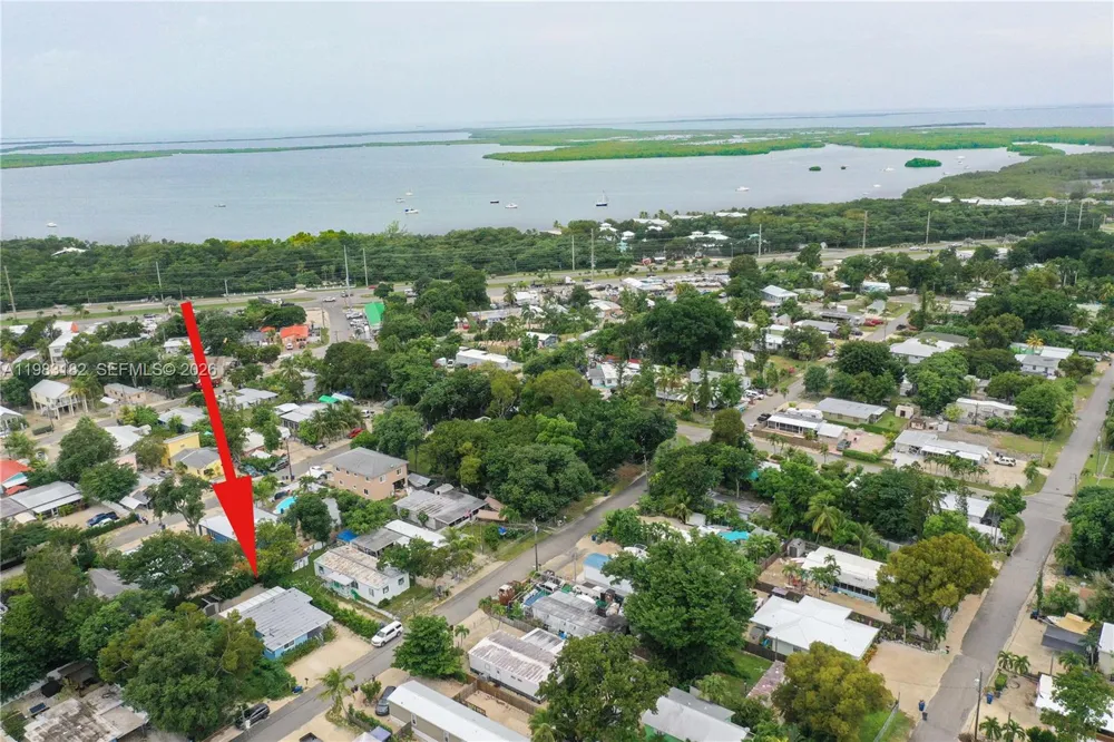 11 Judy Pl Key Largo, FL 33037