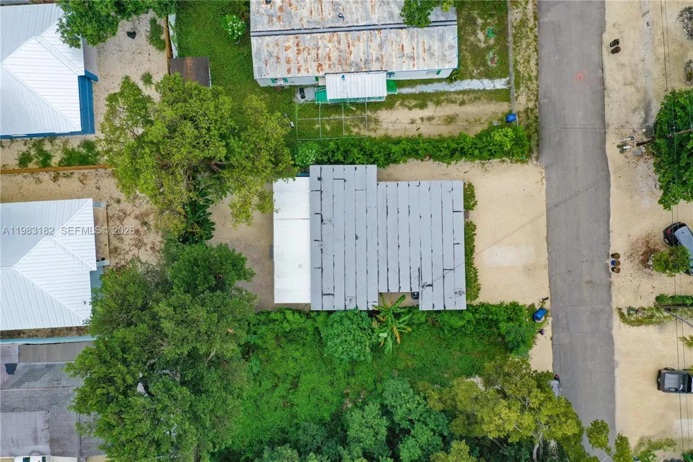 11 Judy Pl Key Largo, FL 33037