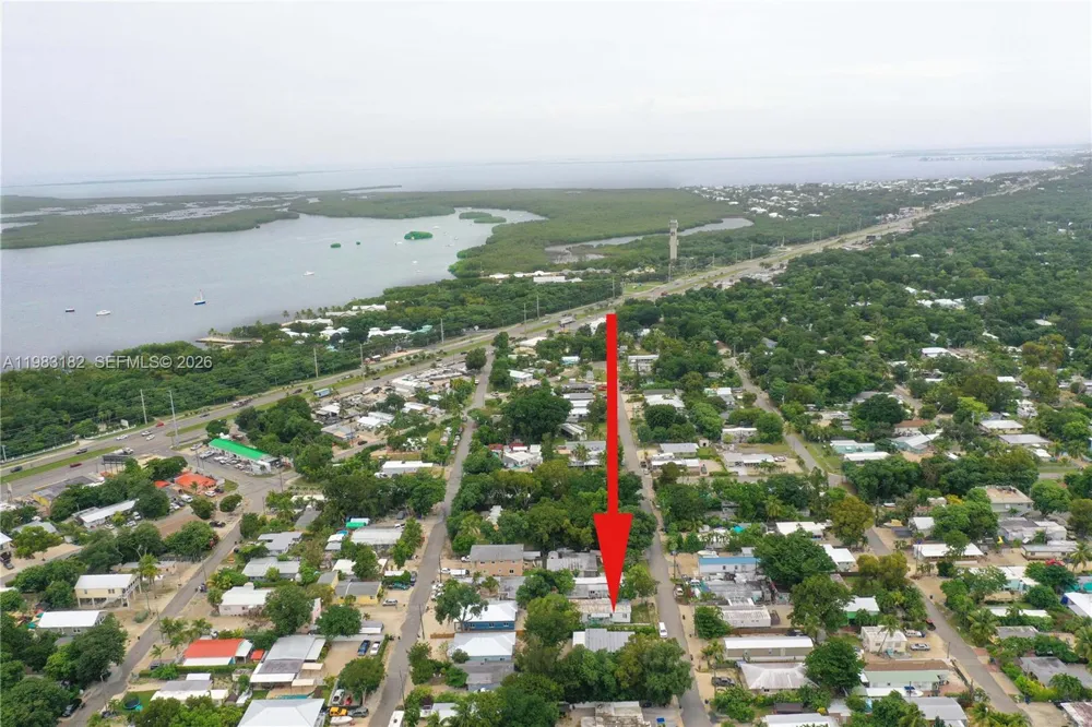 11 Judy Pl Key Largo, FL 33037