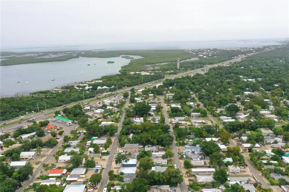 11 Judy Pl Key Largo, FL 33037