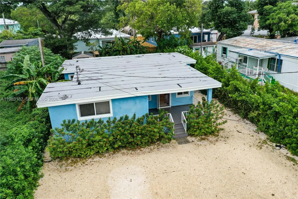 11 Judy Pl Key Largo, FL 33037