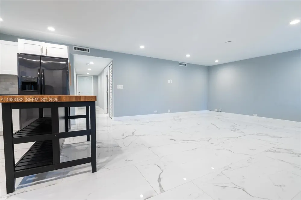 11 Judy Pl Key Largo, FL 33037