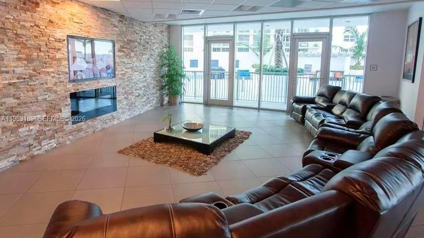 1750 Bayshore Dr #1104 Miami, FL 33132