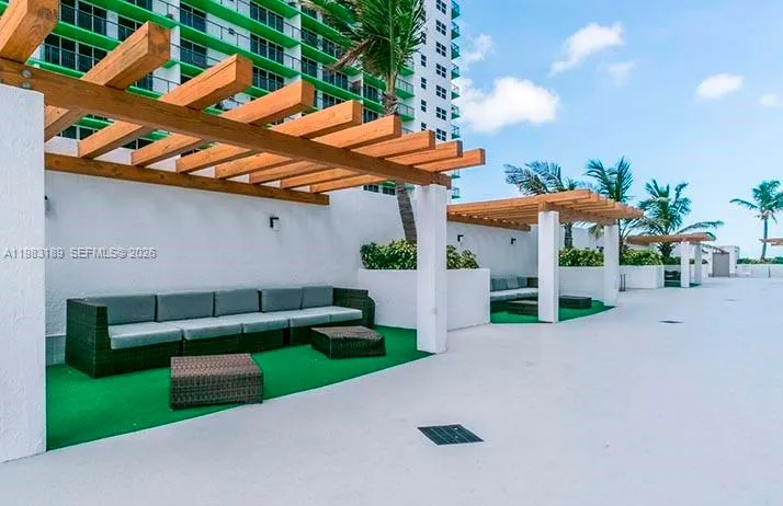 1750 Bayshore Dr #1104 Miami, FL 33132