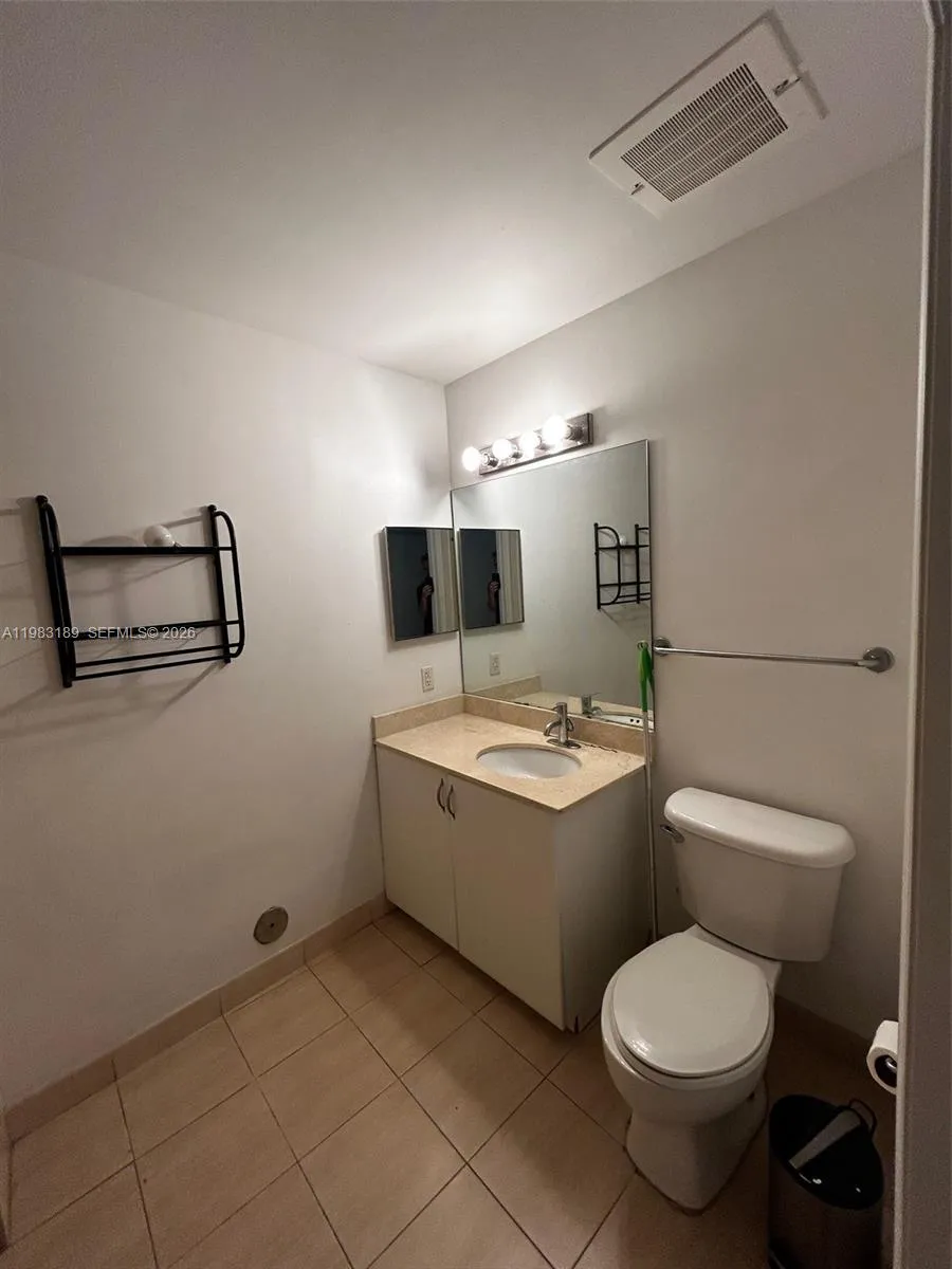1750 Bayshore Dr #1104 Miami, FL 33132