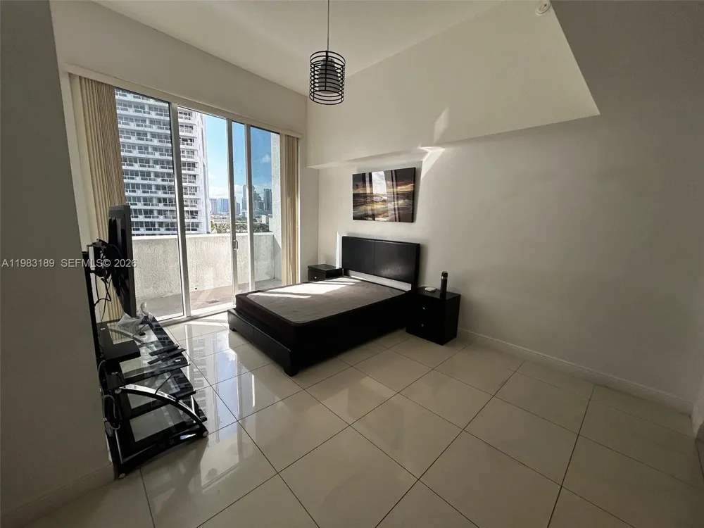 1750 Bayshore Dr #1104 Miami, FL 33132