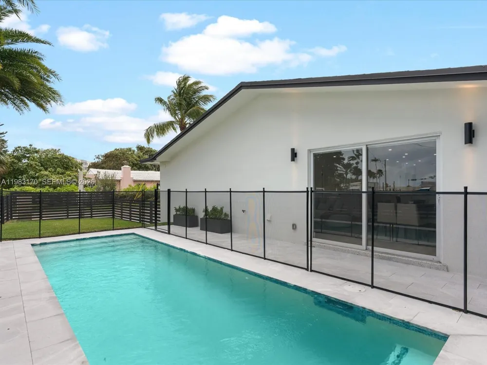 301 88th St Surfside, FL 33154