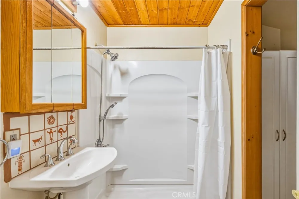 5975 Desert Star Johnson Valley, CA 92285