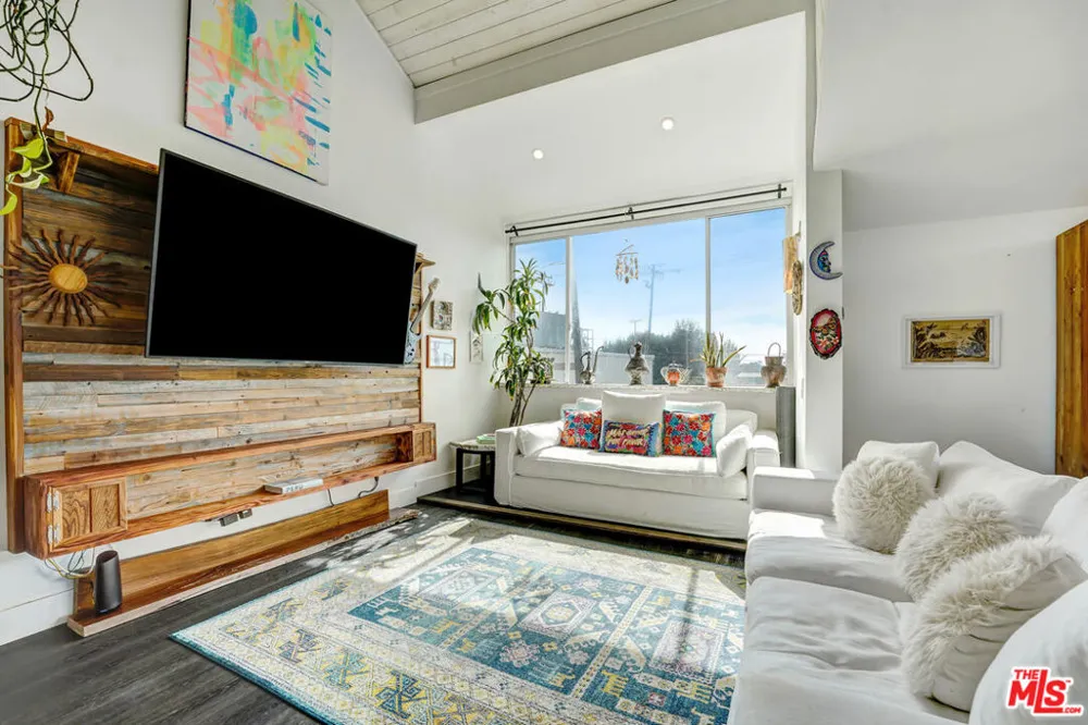 29231 Heathercliff Road #1 Malibu, CA 90265