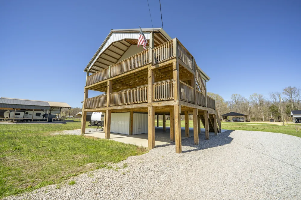 1082 WC Pickett Clifton, TN 38425