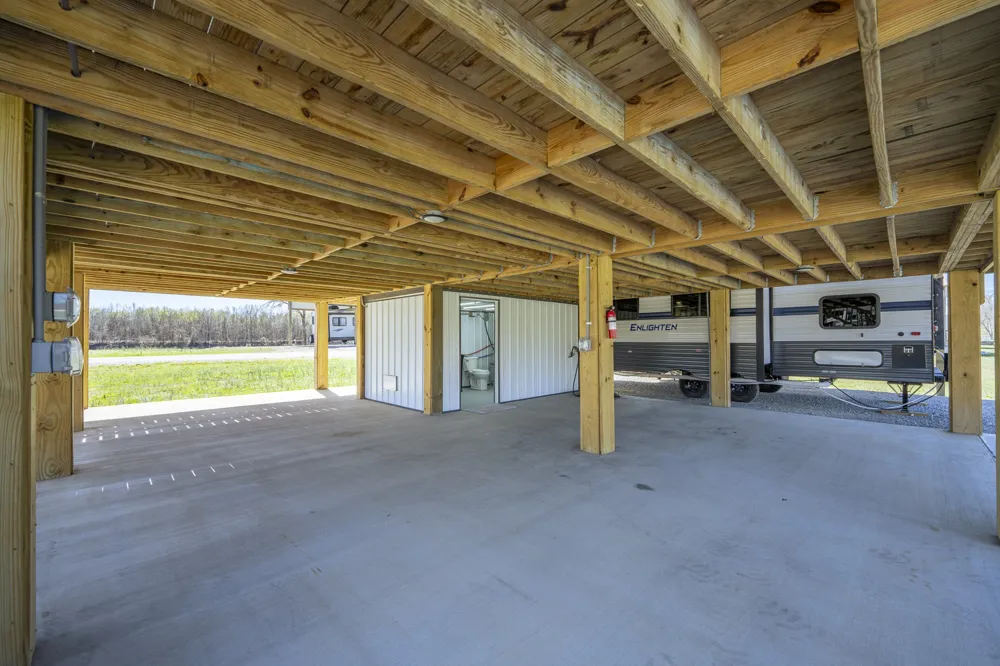 1082 WC Pickett Clifton, TN 38425