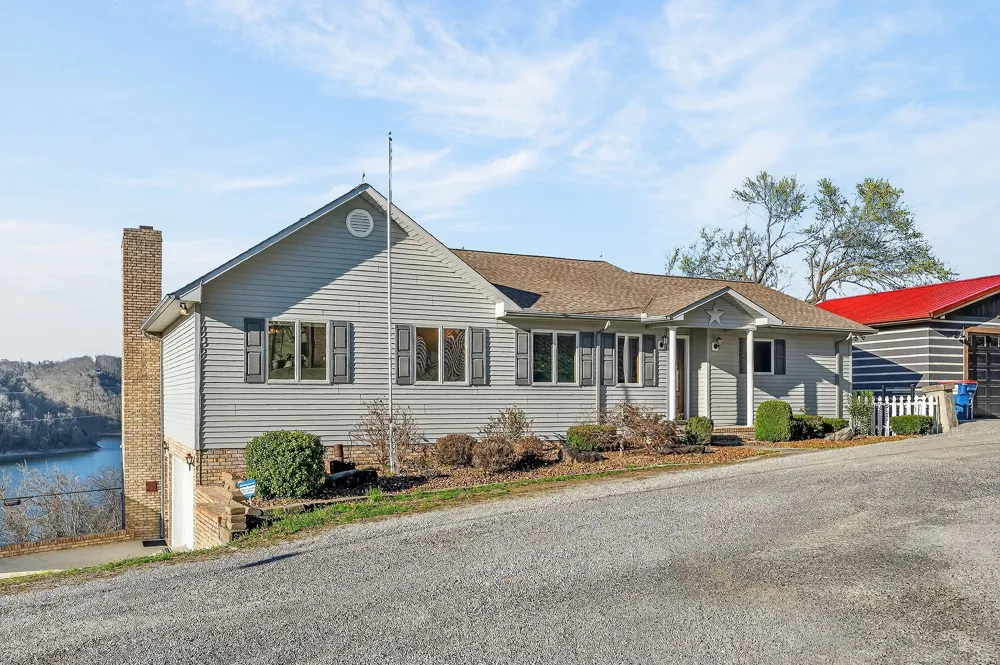 1634 Falling Water Rd Sparta, TN 38583