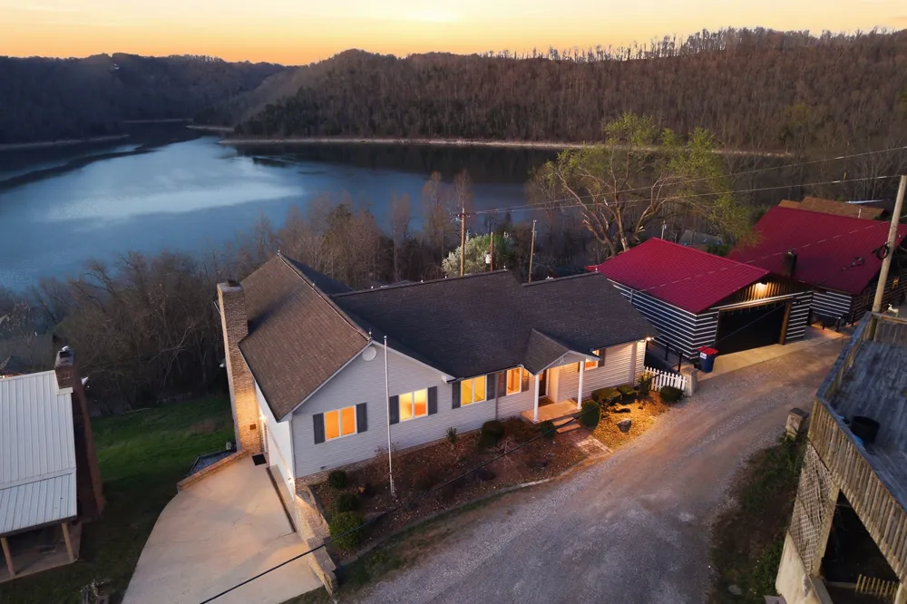 1634 Falling Water Rd Sparta, TN 38583
